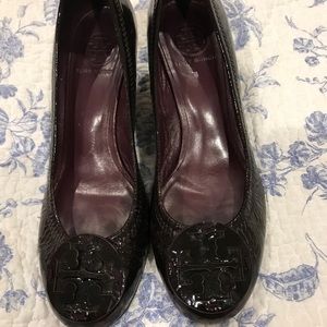 Tory Burch size 9.5 platform shoes